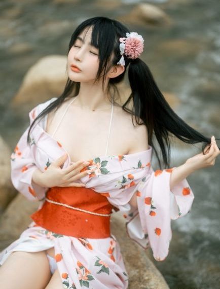 学生自慰喷潮a片免费观看_DVD免费电视剧