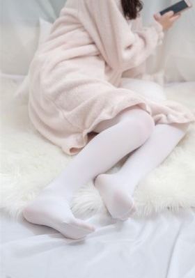 欧美老牛吃嫩草磁力链接_完整无删减版
